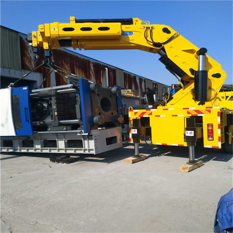 周口 大吨位折臂吊出租费用解析：一小时租赁多少钱